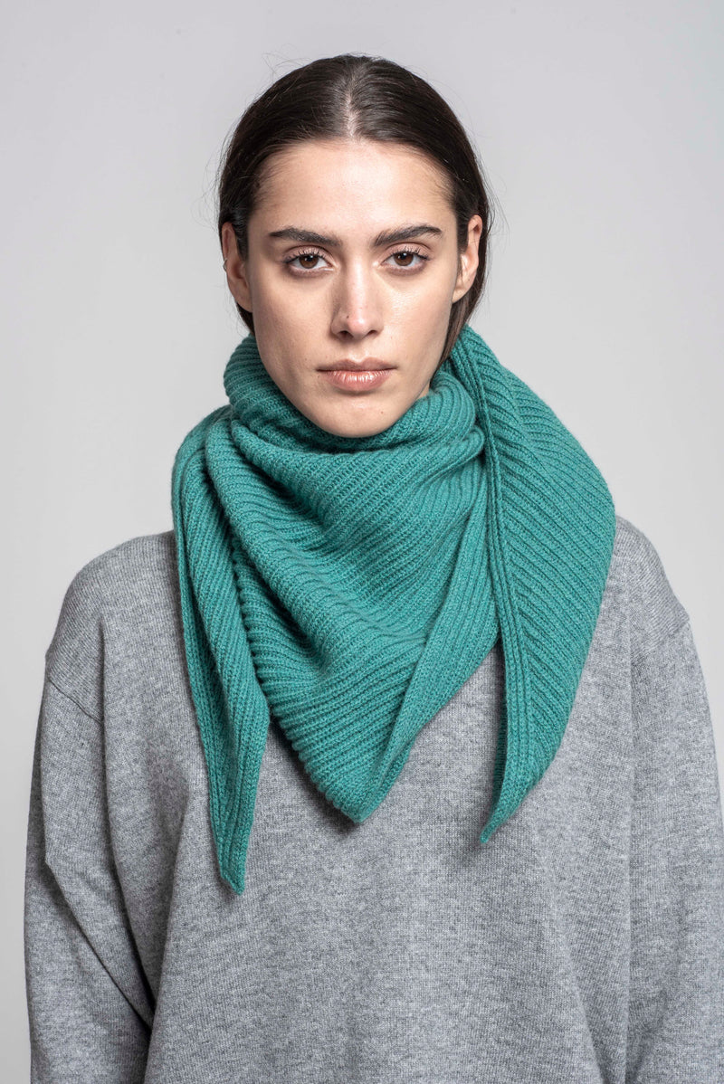 TRIANGLE SCARF
