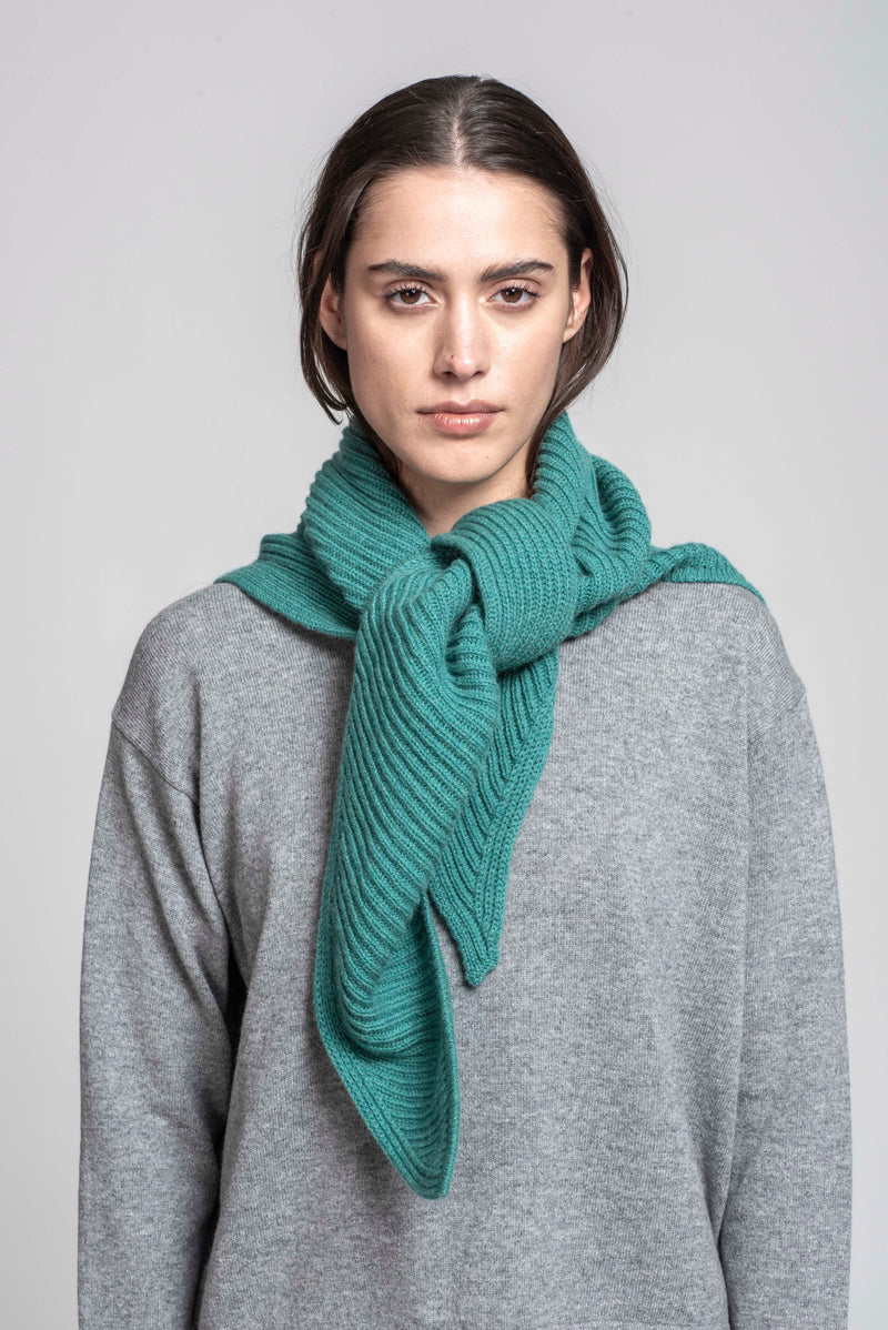 TRIANGLE SCARF