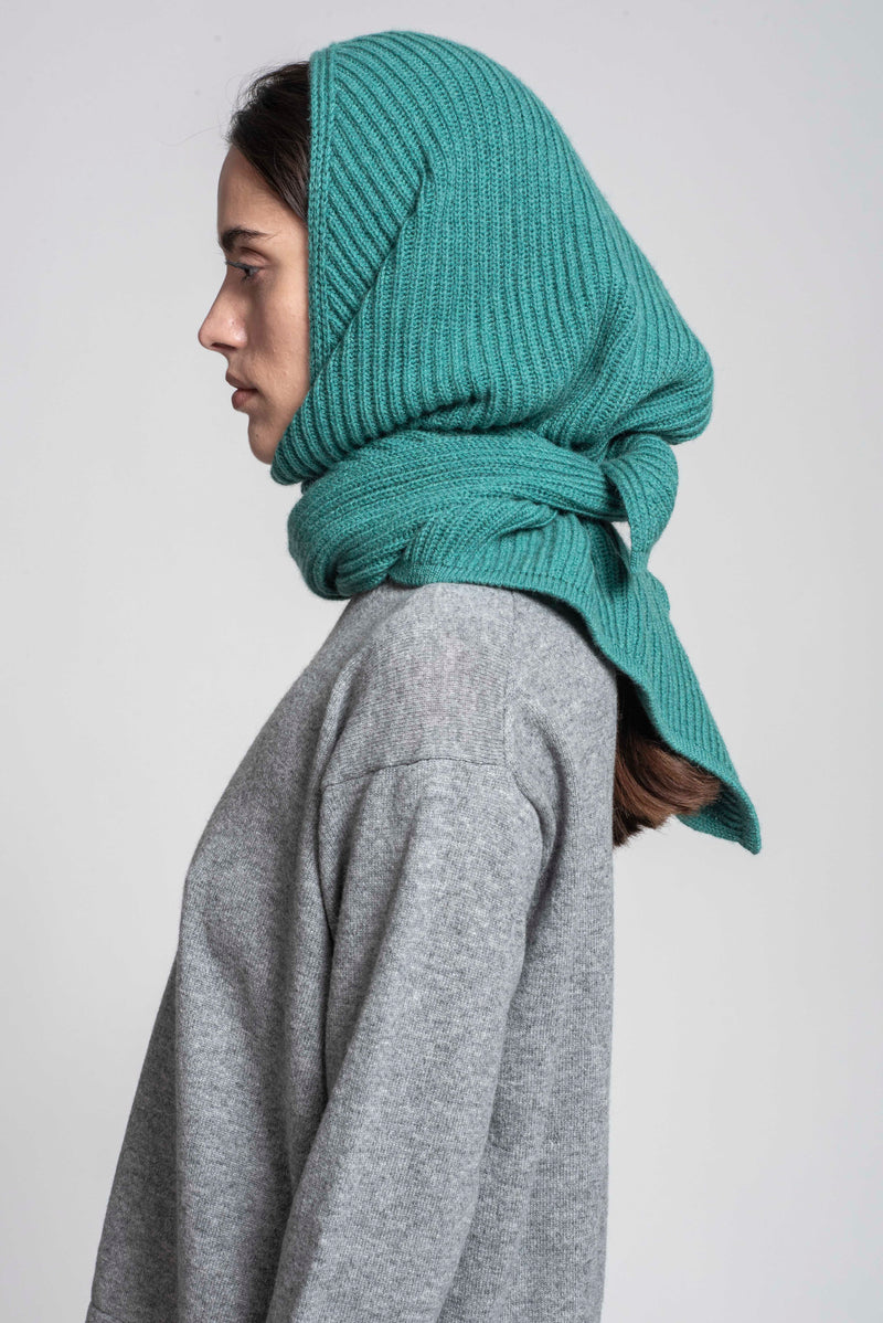 TRIANGLE SCARF