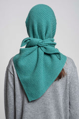 TRIANGLE SCARF