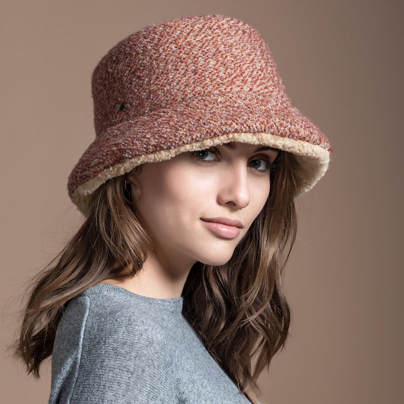 BUCKET HAT