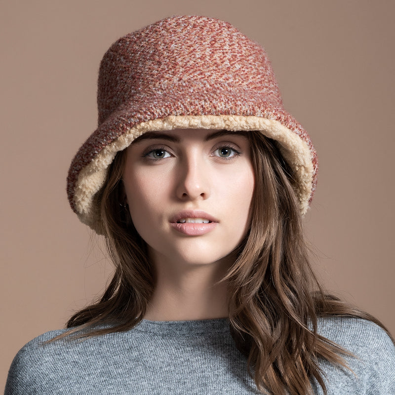 BUCKET HAT
